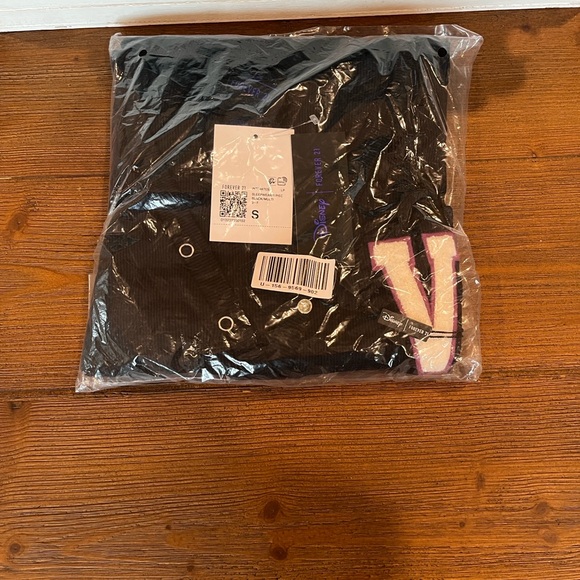 NWT Disney Forever 21 Villians Ribbed Black long sleeve romper women’s small - Picture 10 of 10